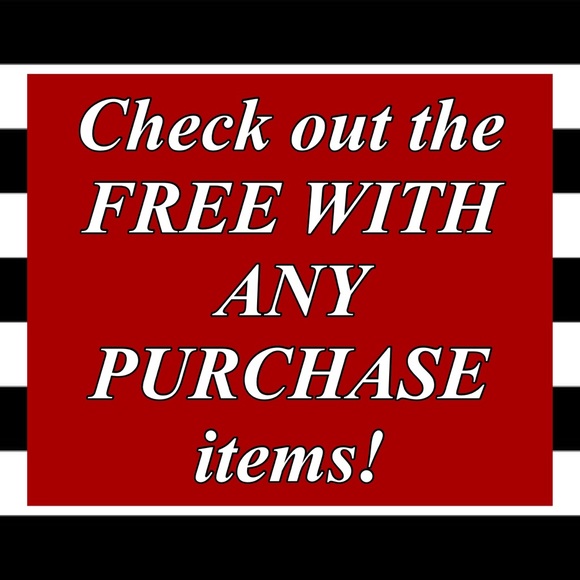 Black “LOVE” Short-Sleeved Hoodie - Picture 8 of 8